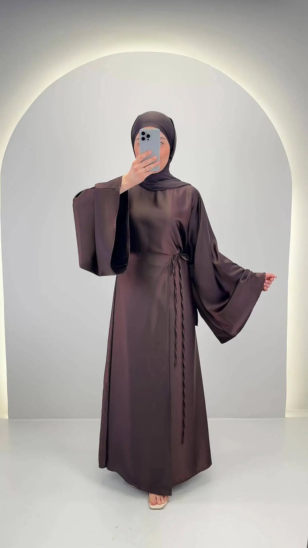 Nesa Abaya Braun
